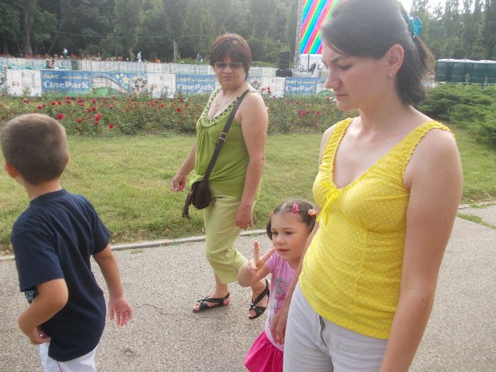 Ziua lui ALEX P. 117 - ziua lui alex la zoo