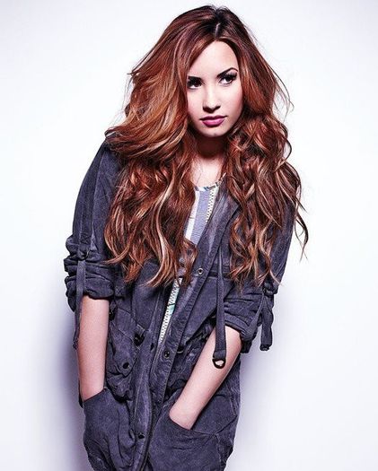 Demi-Lovato-Long-and-Ombre-Hair-Color-For-2013-09
