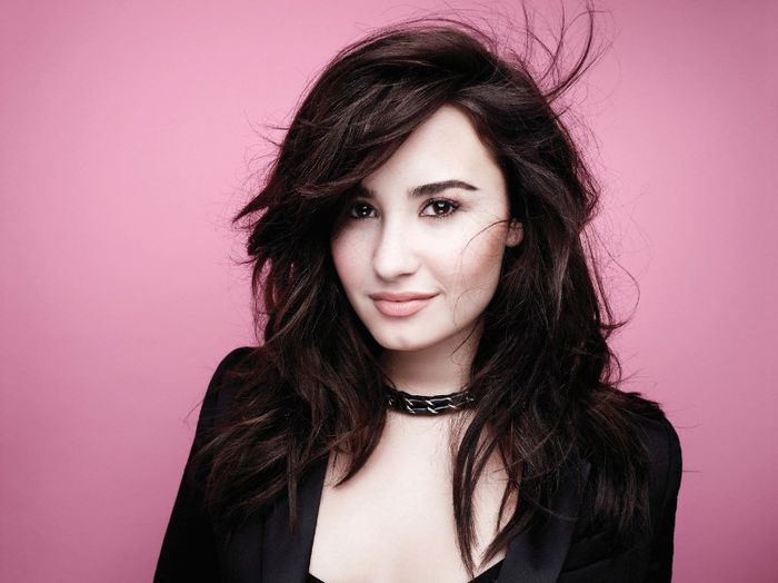 Demi-Lovato-2013-New-Zealand-Girlfriend-Photoshoot-1 - R Dem D Lovato H