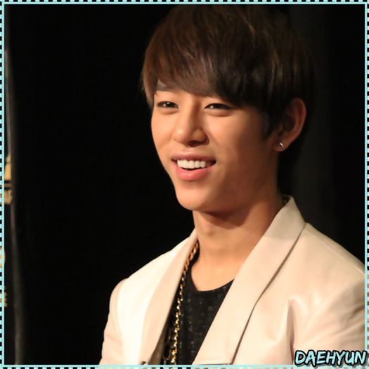 ^D^ Aaa..s-a mutat Minwoo? Parca cu el era. :-? :)).