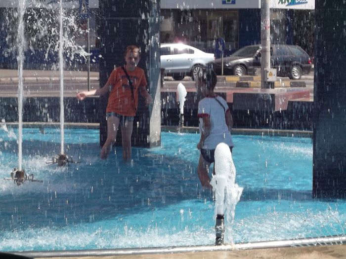 HAI LA PACE CA.........