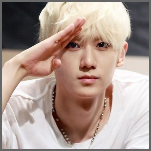[(:] ..Hellow. :-h .. :-? ..[se uita la toti] ..1 ..2 ..3 ..4.. 5.. :-?