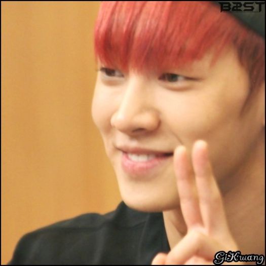 [KK] ..HyunS.. scuze de intrebare.. dar tu nu traiesti in casa asta? -_- ..hey. :-h
