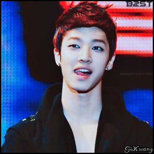 [KK] ..Stau eu cu tine. :)) ..dar nu ma lasa HyunS in casa. :( ..:))