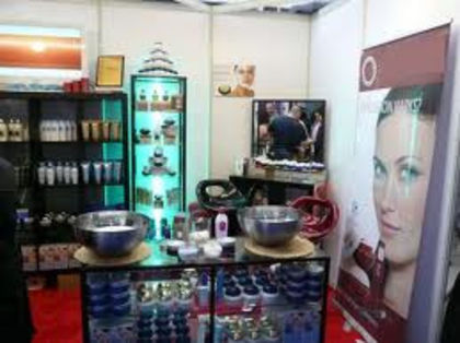 asha comanda 2 cafele le ia si pleaca