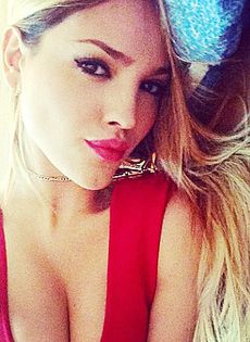 Eiza. (2)