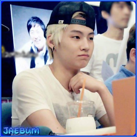 <3 .. Macar n`o spune si tuu. :| .. -.- ..