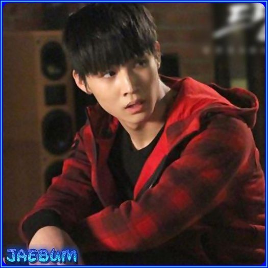 <3 .. Yaa,don`soara bestie..te`am atins la corason? :"> .. :)) ..