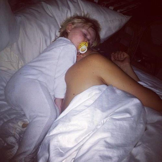 1D (Louis and Lux) - 00 One Direction Sleeping