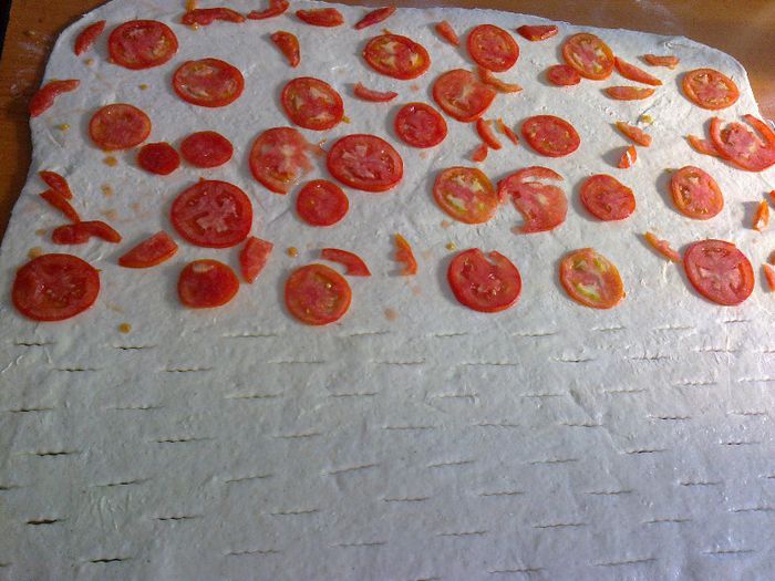 Paine decorativa - cu rosii - Culinar 1