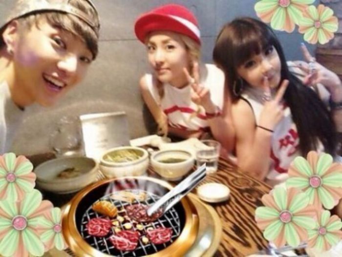 38 - 2NE1 eating