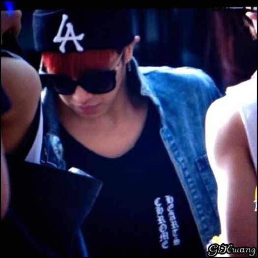 [KK] ..Mhm. :)) ...Dar.. o sa las ideea asta.. nu ma vrea HyunS in preajma. :( :))