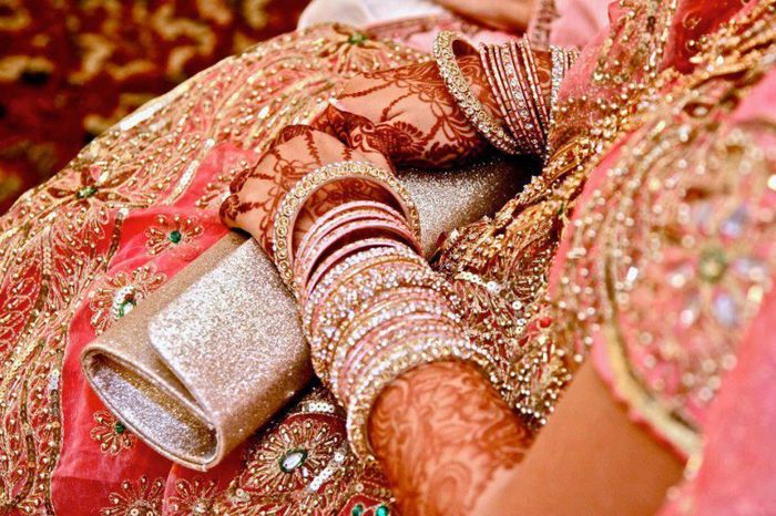 253372_582082471815941_125381359_n