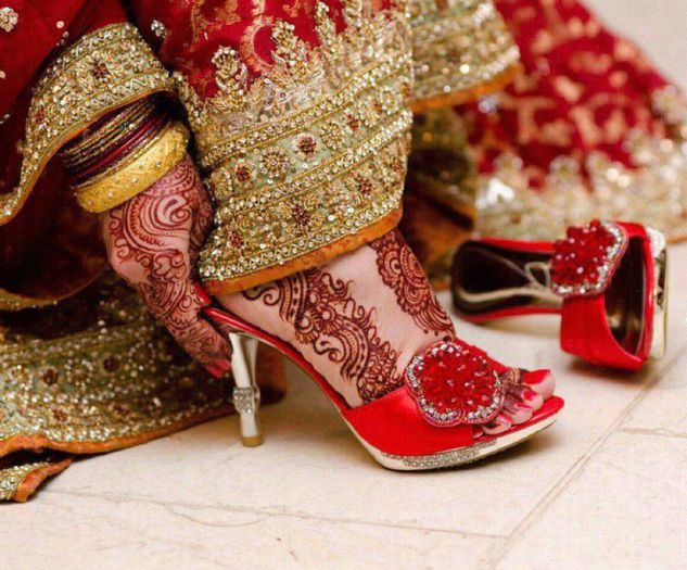 485453_576091715748350_255815260_n