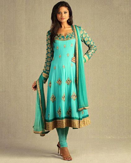 252209_576083282415860_1739218697_n - Salwar Kameez