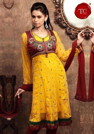 381568_576087779082077_401145065_n