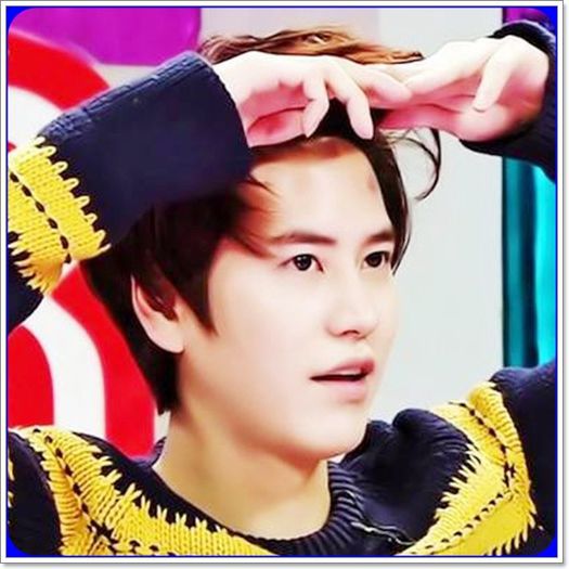 <K> (se da iar langa ea)..;;)..bine..Ia zi..stai cu cineva in camera :-? :))