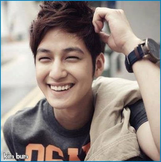 KB. Nu,nu mai am. :) Si mie de tine. :o3 [se pune pe fotoliuo trage in bratele lui.o saruta] - l - x - Episodul 92 - x - l