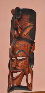 African Mask; Masca Africana din lemn de mahon sculptata manual
