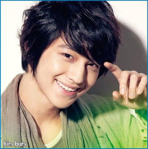 KB. [ii spune ceva la ureche]. :o3 :x