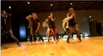 d - 2NE1 dance practice