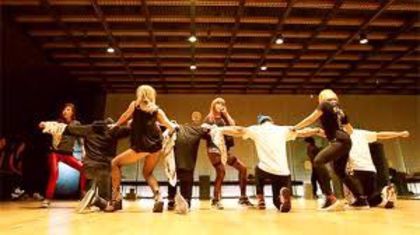 f - 2NE1 dance practice