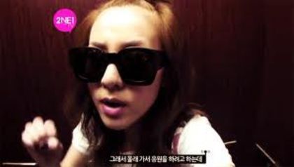 19 - 2NE1 funny moments