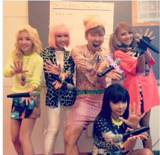 89 - 2NE1 funny moments