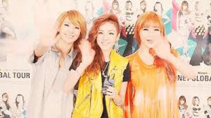 93 - 2NE1 funny moments