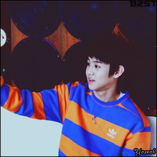 [:X] ..Exact Lizzy, exact. :-w ...Nana e mai mare. :-w Asculta de ea. :-w