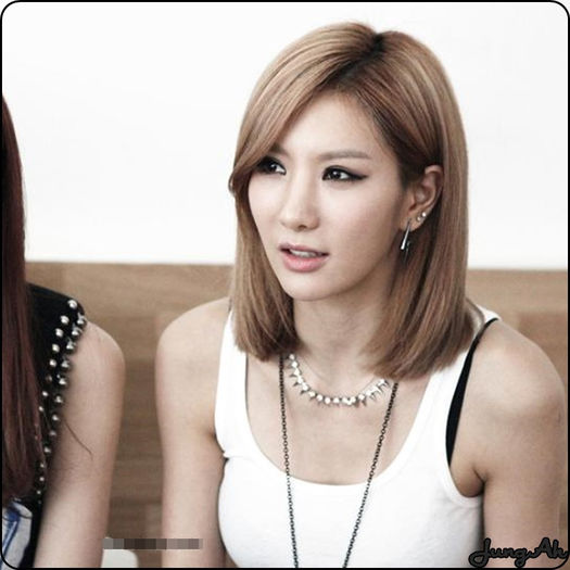 • Atunci du-te la Pledis..stai cu ea..du-te la ea acasa..urmeaz-o peste tot..si o vezi non-stop..:))