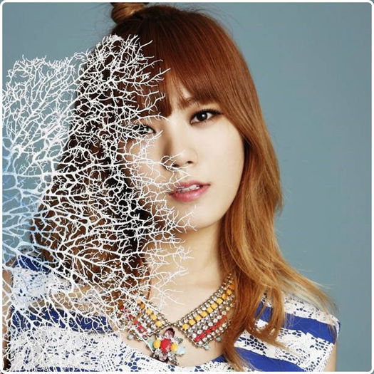 ↘. Jung Ah ... e tarziu.. si am venit pe jos..si nah..intelegi tu.. Si NANA m-a pus sa zic asta :-w