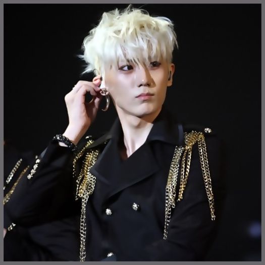 [(:] .. :| ..De cand e Yoseob blond, femeie? :-w ..:-L ...Yoseob? ..Serios? :-w.. :-L