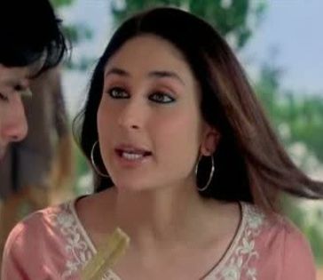 Ai spart televizorul, ai umplut sufrageria de pene din perne