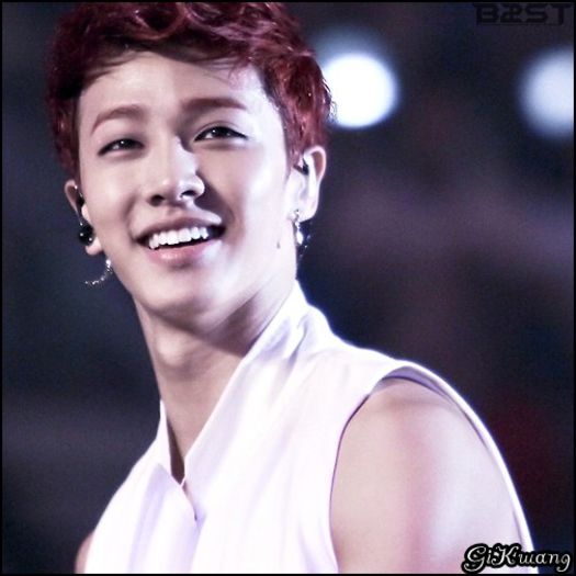 [KK] .. :)) ..[merge la Nana] ..:D :)) [danseaza cu ea]