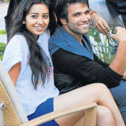 1013121_537448582976931_1645258591_n - 2-Arjun si Purvi poze noi