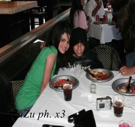 30.07 - The Perfect Game Wrap Party - x - SG - 30-07-2007 - The Perfect Game Wrap Party - Selena Gomez