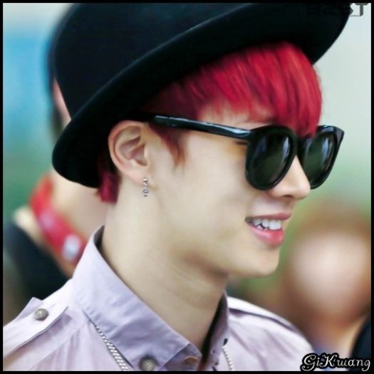 [KK] .. :)) ..Cred ca i`a ajuns.. :-? ..Se arunca in apa.. pe plaja.. :-? ..:))