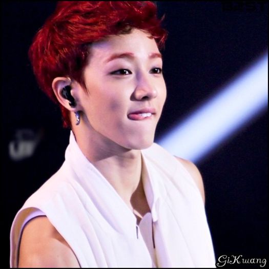 [KK] ..O luam si pe ea. :> ..Si asa e de frisca.. bine.. mai putin decat tine.. dar e. :))