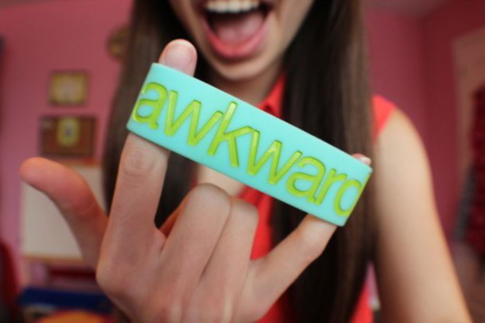 　　　　　　@DARII ↘ is my friend ↙ - one day you are important next day you are worthless