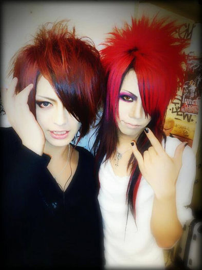 534272_1402151390006463_462360443_n - Tatsuya Drummer