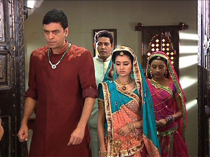 balika-vadhu-story-2012-560