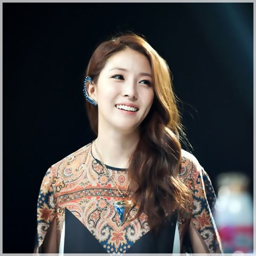 ;; Oh, tu tipai ca disperatul dupa mine? :-?.. Scuze..nu te-am auzit..;;)..:-w..:))