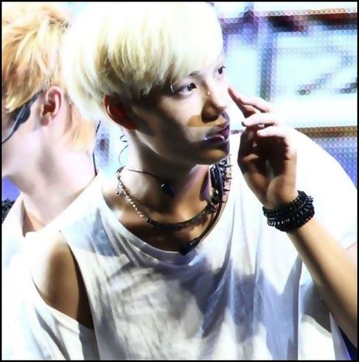 (Kai) ..De zic lui $uho ca ma bati. :-w ..(pleaca la buc) .. :)) - l - x - Episodul 94 - x - l