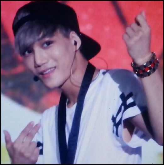 (Kai) ..BoA,din ce ai pus tu acum..reiese ca fetele sunt specimene. GOOD JOB :))=)) ..(pleaca la b.)