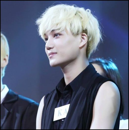 (Kai) ..:3 :)) ..(pleaca sus;se intoarce cu o patura;o inveleste;se aseaza la loc si bea)