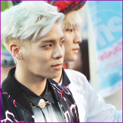 - Salut. :) {se intoarce pe o parte;isi pune o mana sub cap} (:|. - l - x - Episodul 95 - x - l