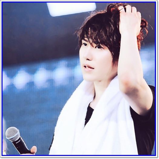 <K>..:-"..Doar stai JY :)...JUN :-L...N-ai vazut bine..eu ma uitam la TV :-s..:-D