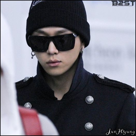 [JH] ..Serios. :) ..Arata`mi si mie. :) ..Seob, sun`o. :-L - l - x - Episodul 95 - x - l