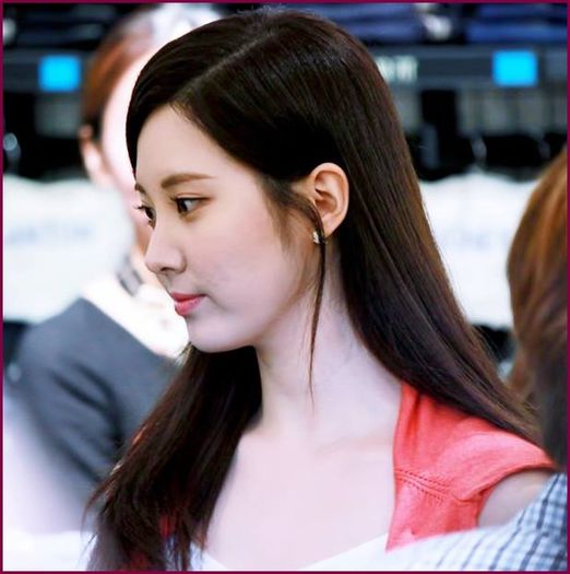 S; SI CE MA,SI CE DACA AIA E MAI MARE? ARE DREPTUL SA IMI UDE HAINELE DE FIRMA? :-L